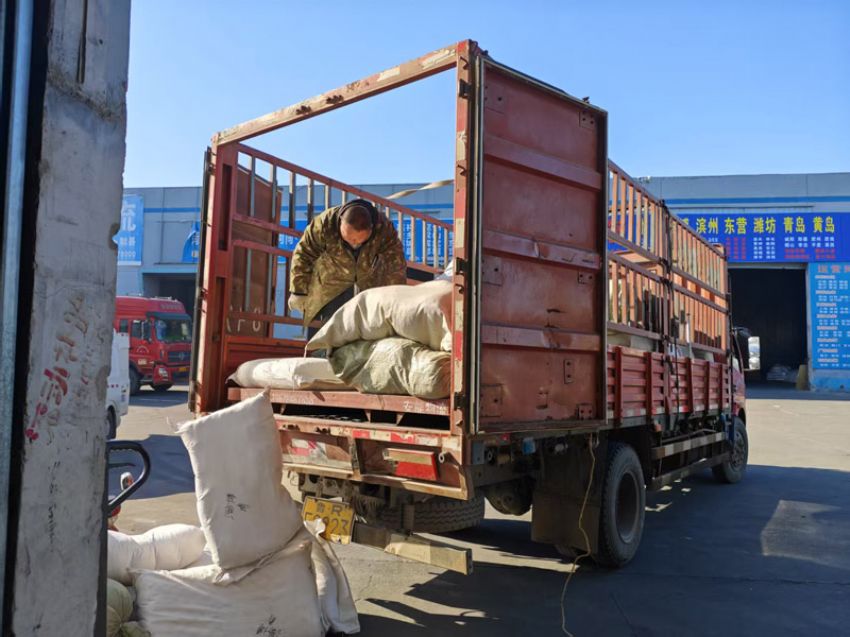 點擊查看詳細信息<br>標題：發(fā)貨現(xiàn)場 閱讀次數(shù)：0