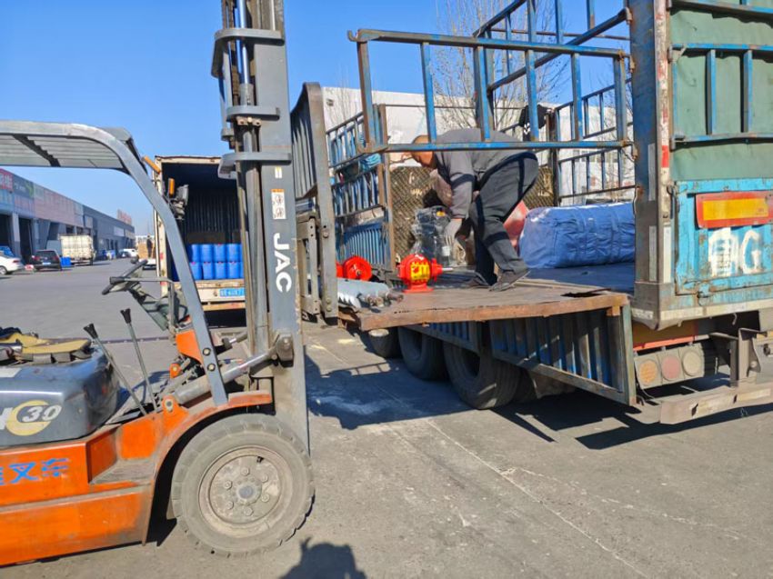 點(diǎn)擊查看詳細(xì)信息<br>標(biāo)題：發(fā)貨現(xiàn)場(chǎng) 閱讀次數(shù)：0