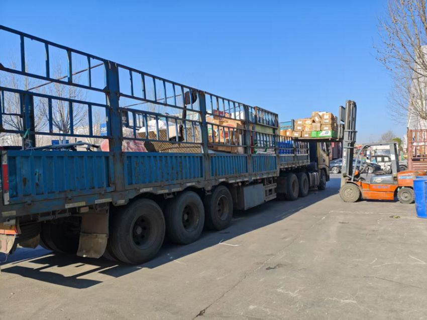 點(diǎn)擊查看詳細(xì)信息<br>標(biāo)題：發(fā)貨現(xiàn)場(chǎng) 閱讀次數(shù)：0