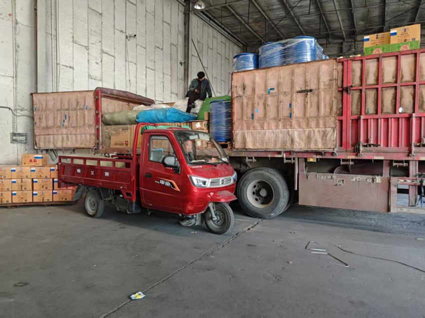 點擊查看詳細(xì)信息<br>標(biāo)題：發(fā)貨現(xiàn)場 閱讀次數(shù)：0